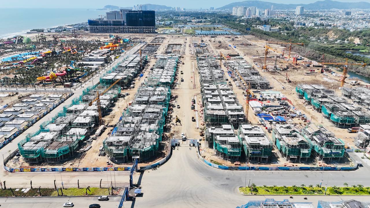 Tiến độ xây dựng Blanca City tháng 2/2026 - Phân khu C đã cất tóc gần full, dự kiến bàn giao tháng 10/2026